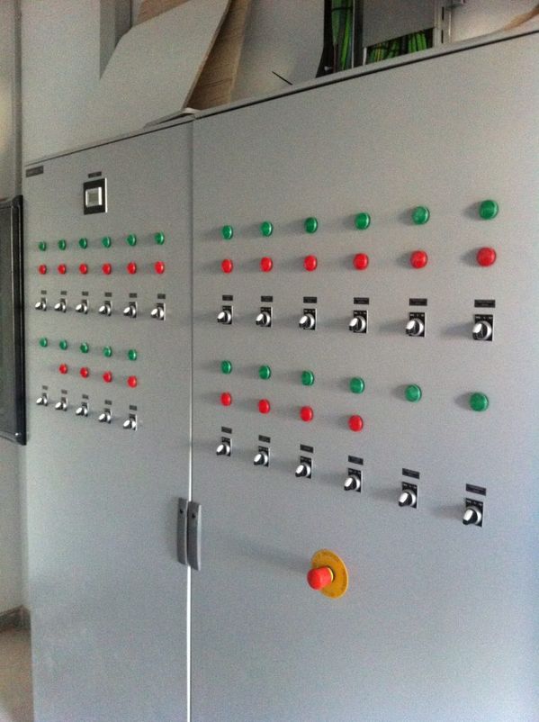 MI RED SL instalaciones cuadro de control